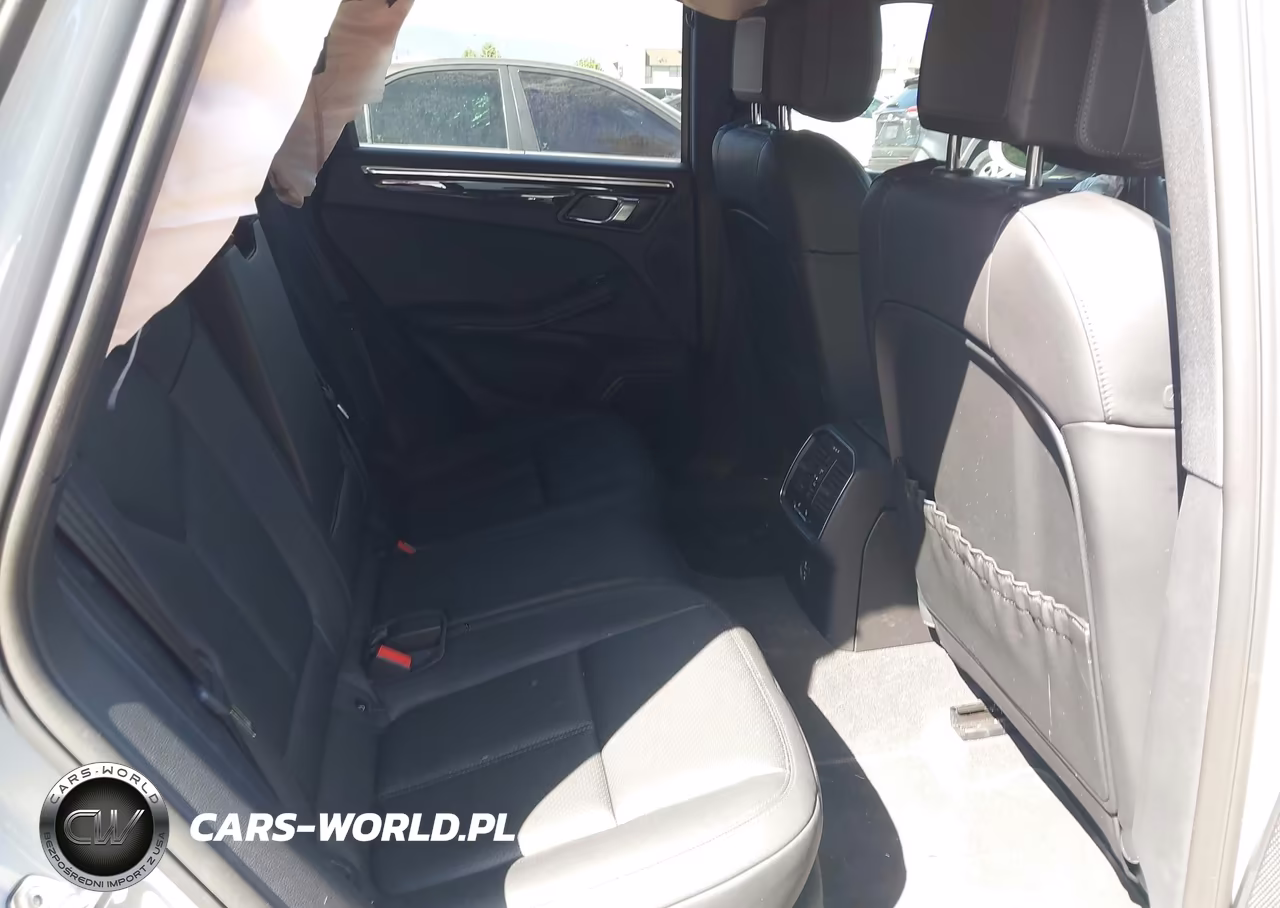 2025 Porsche Macan T VIN:WP1AA2A54SLB04093 - 8