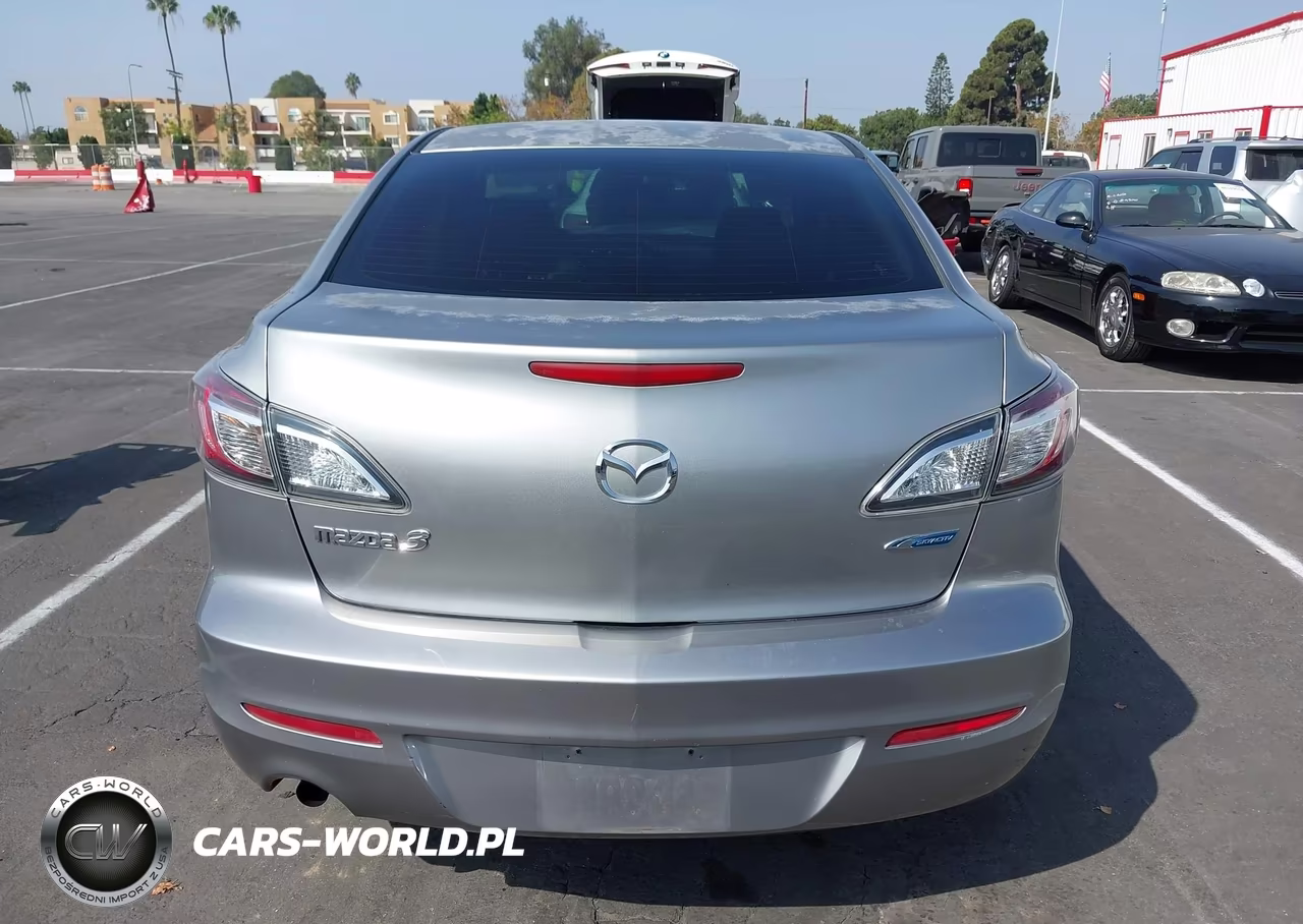 2013 Mazda Mazda3 I Sport VIN:JM1BL1UP0D1785732 - 16