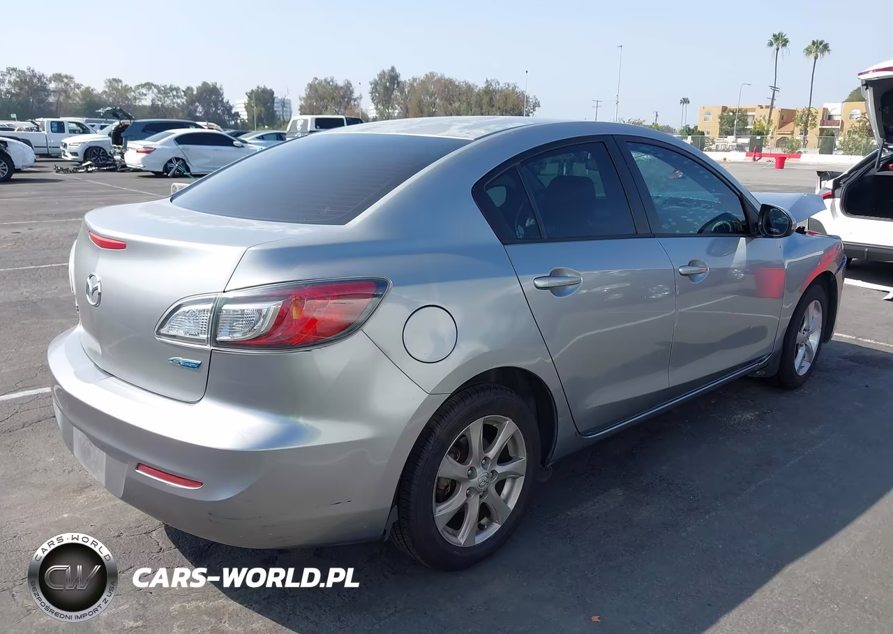 2013 Mazda Mazda3 I Sport VIN:JM1BL1UP0D1785732 - 4