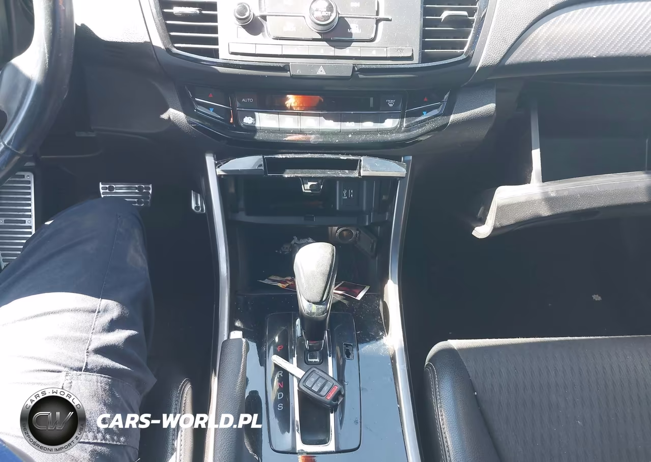 2016 Honda Accord Sport VIN:1HGCR2F52GA220828 - 11