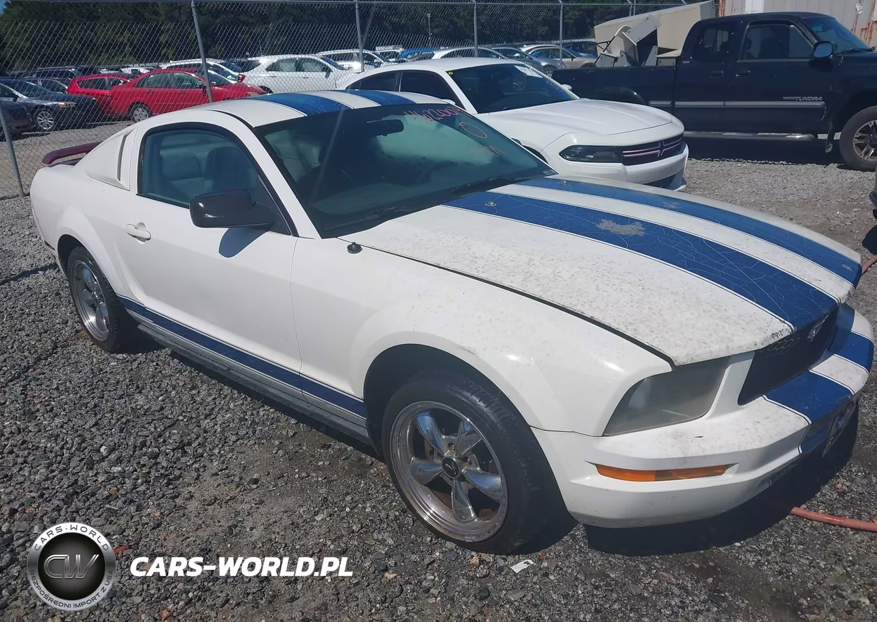 2005 Ford Mustang V6 Deluxe-V6 Premium – zdjęcie 1 z 17