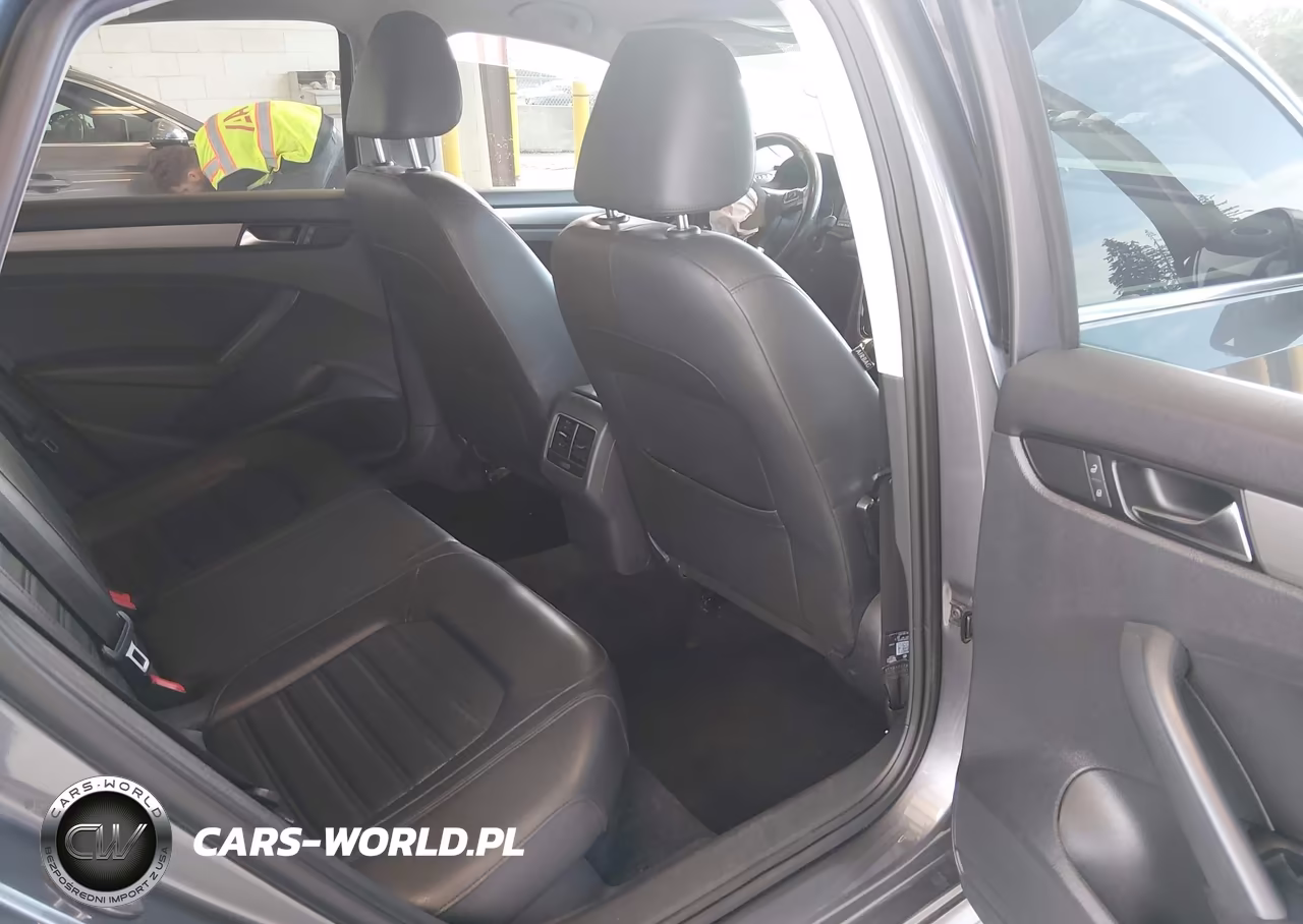 2015 Volkswagen Passat 1.8T Se VIN:1VWBS7A3XFC014139 - 8