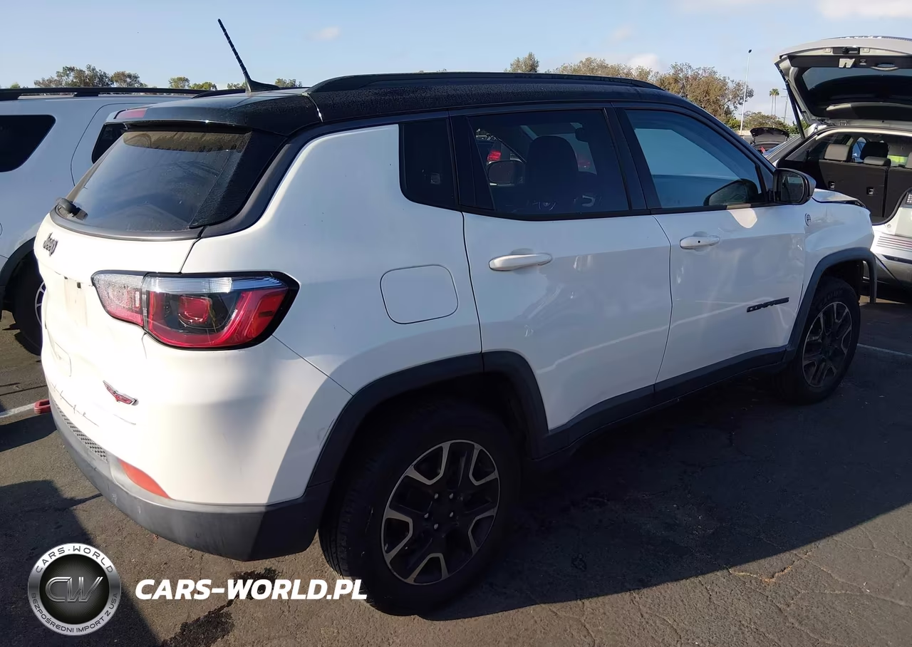 2019 Jeep Compass Trailhawk 4X4 VIN:3C4NJDDB0KT721785 - 4