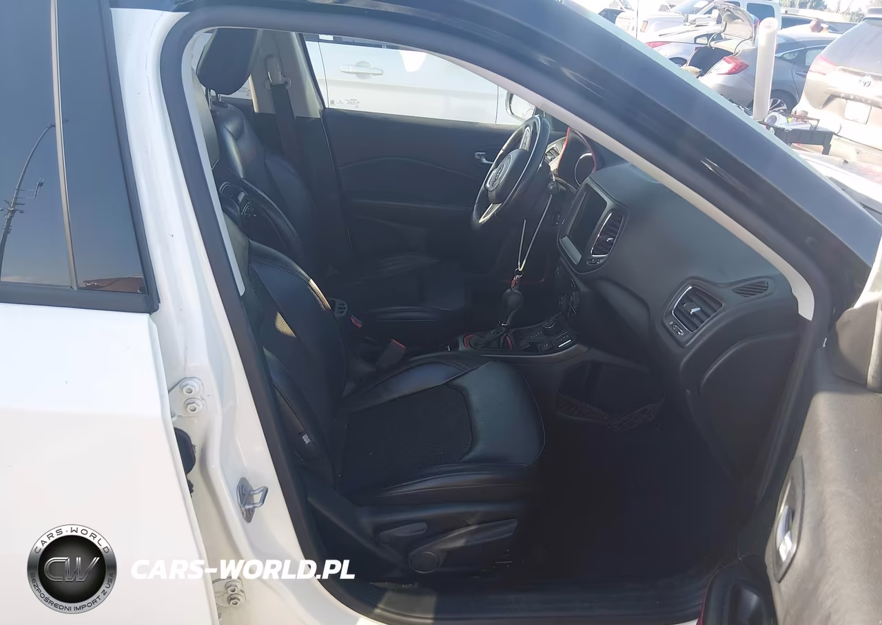 2019 Jeep Compass Trailhawk 4X4 VIN:3C4NJDDB0KT721785 - 5