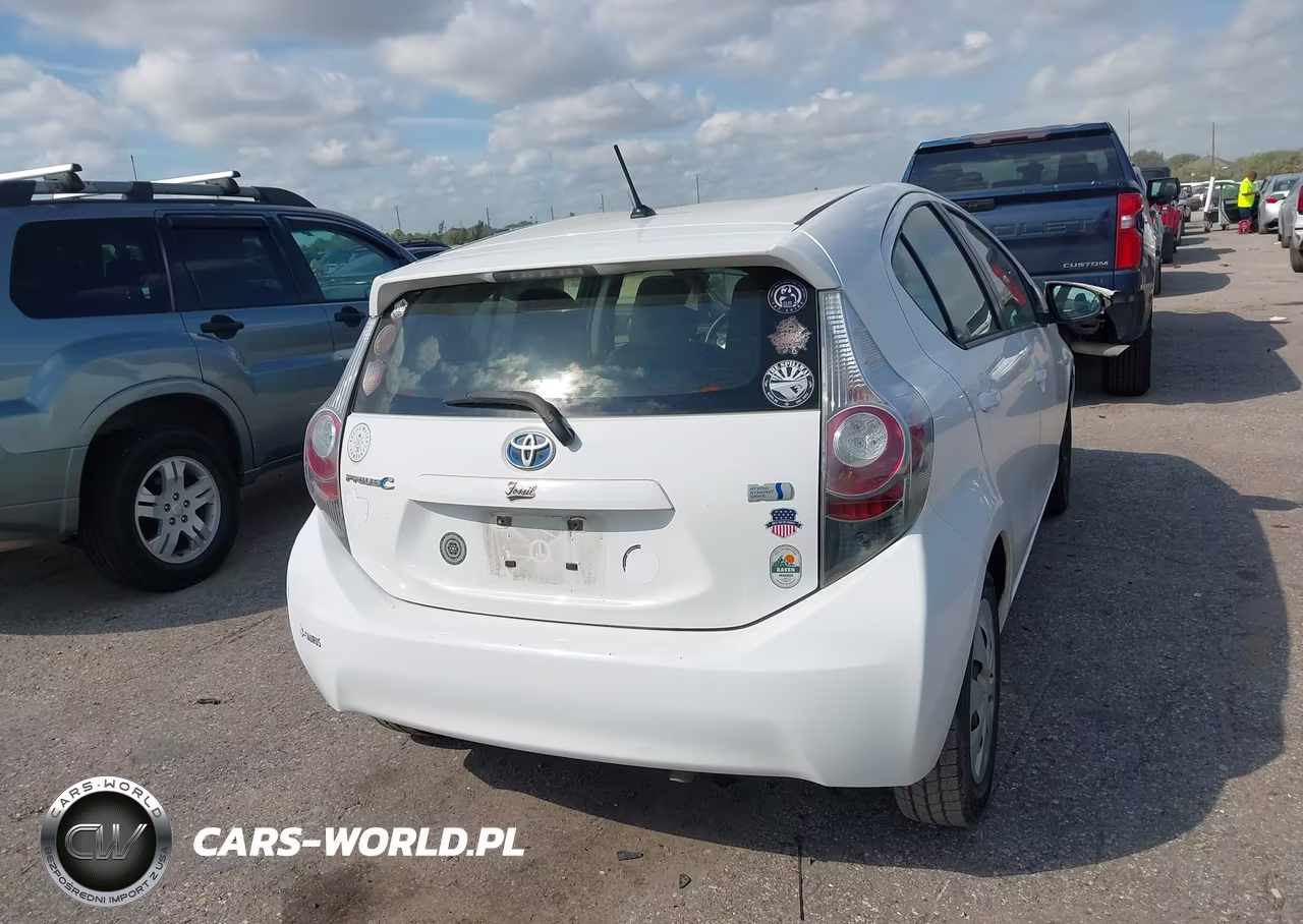 2013 Toyota Prius C Two VIN:JTDKDTB3XD1043637 - 16