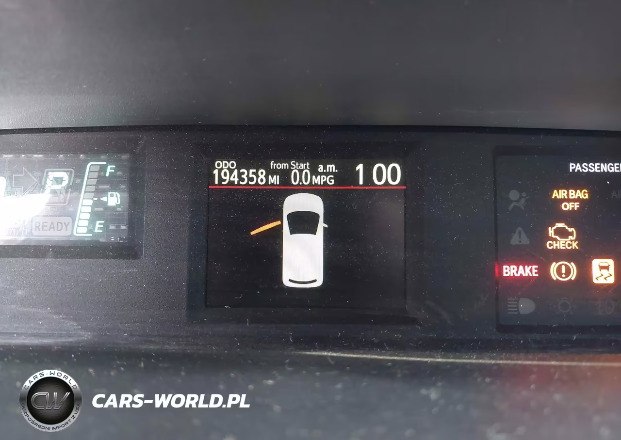 2013 Toyota Prius C Two VIN:JTDKDTB3XD1043637 - 7