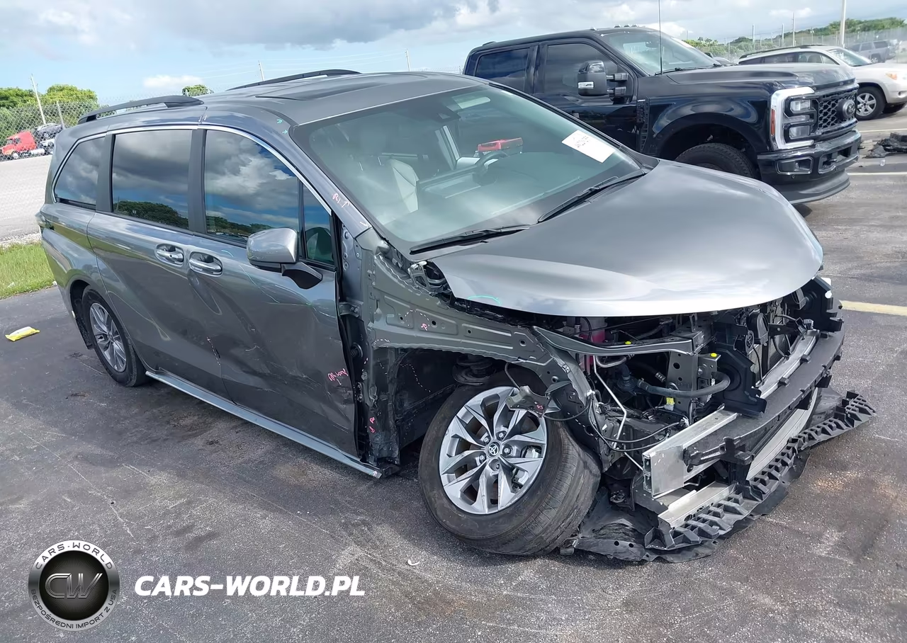 2026 Toyota Sienna Xle
