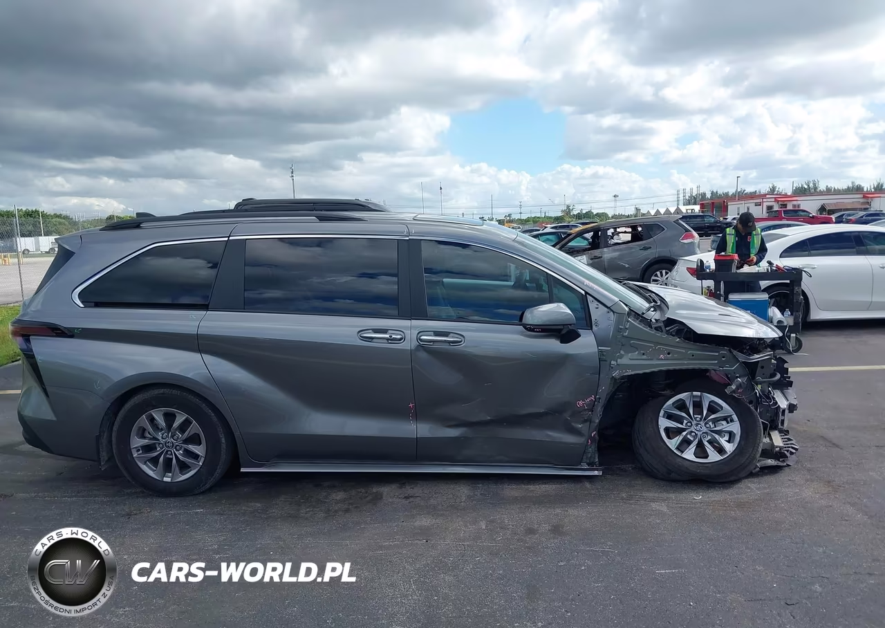 2026 Toyota Sienna Xle VIN:5TDYRKECXTS296220 - 14