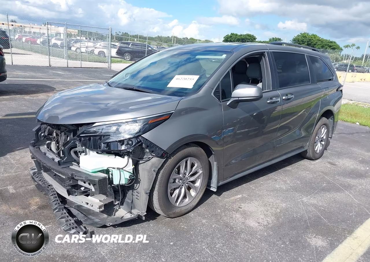 2026 Toyota Sienna Xle VIN:5TDYRKECXTS296220 - 2