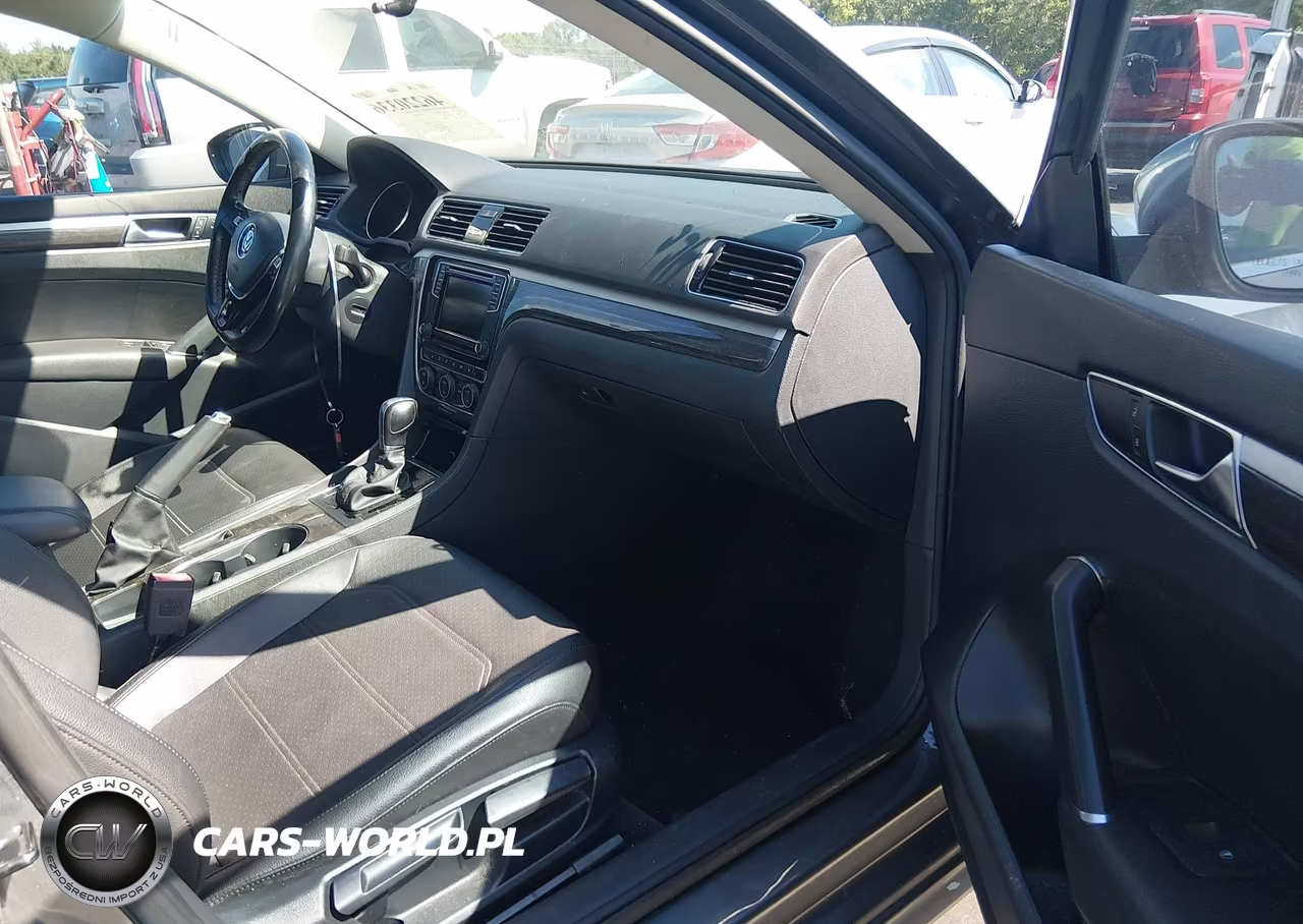 2018 Volkswagen Passat 2.0T Se VIN:1VWBA7A35JC000385 - 5