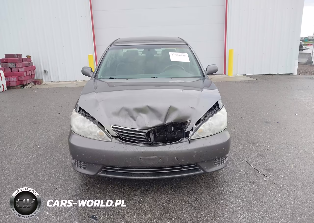 2005 Toyota Camry Le VIN:4T1BE32K05U511049 - 12