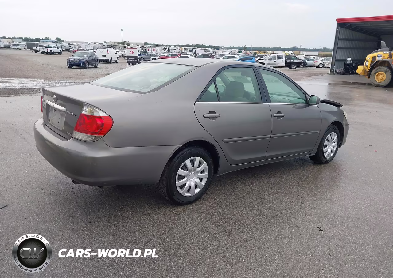 2005 Toyota Camry Le VIN:4T1BE32K05U511049 - 4