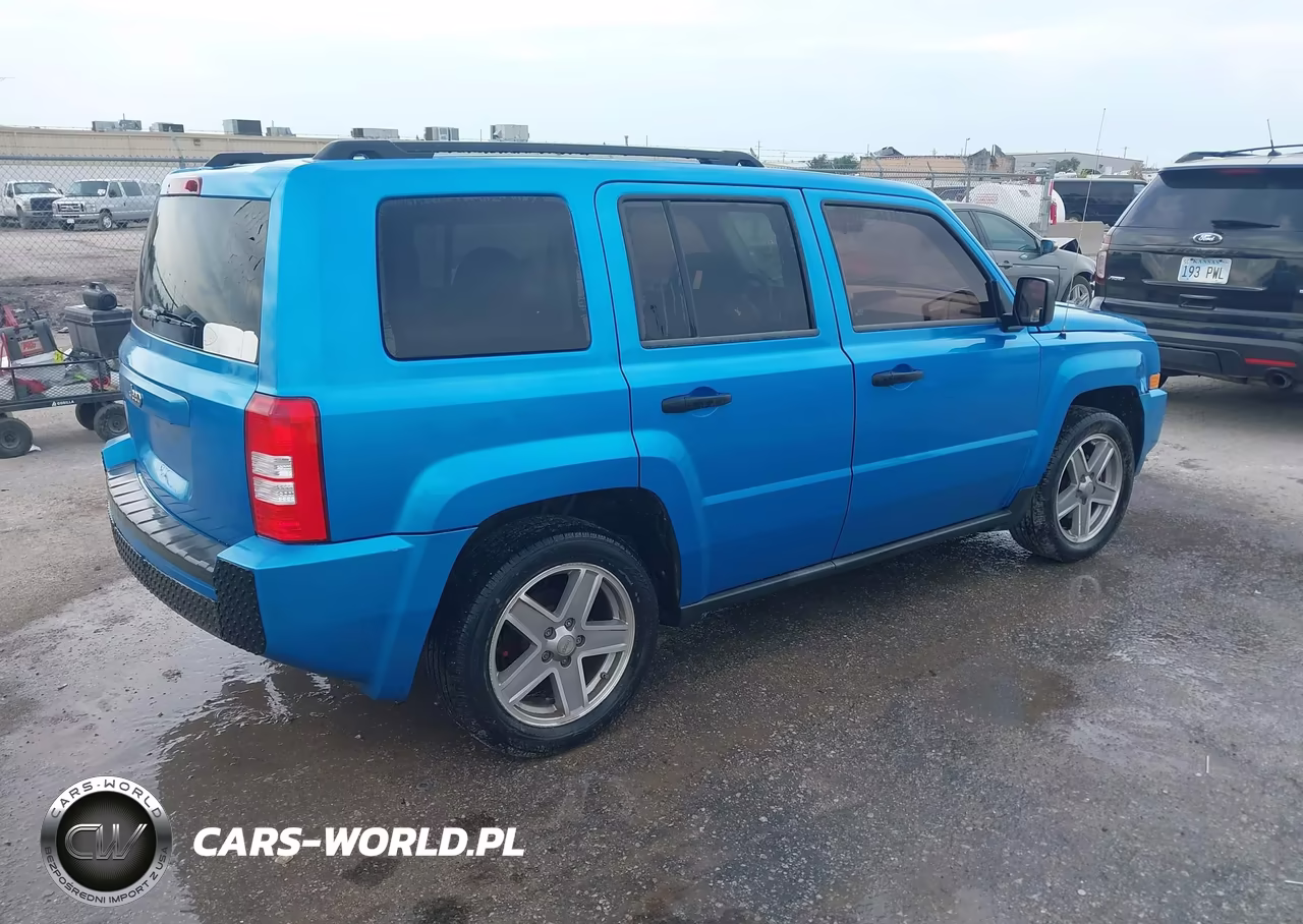 2008 Jeep Patriot Sport VIN:1J8FF28W18D660767 - 4