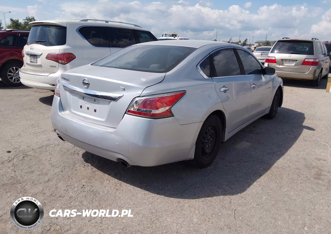 2015 Nissan Altima 2.5 S VIN:1N4AL3AP3FC950276 - 4