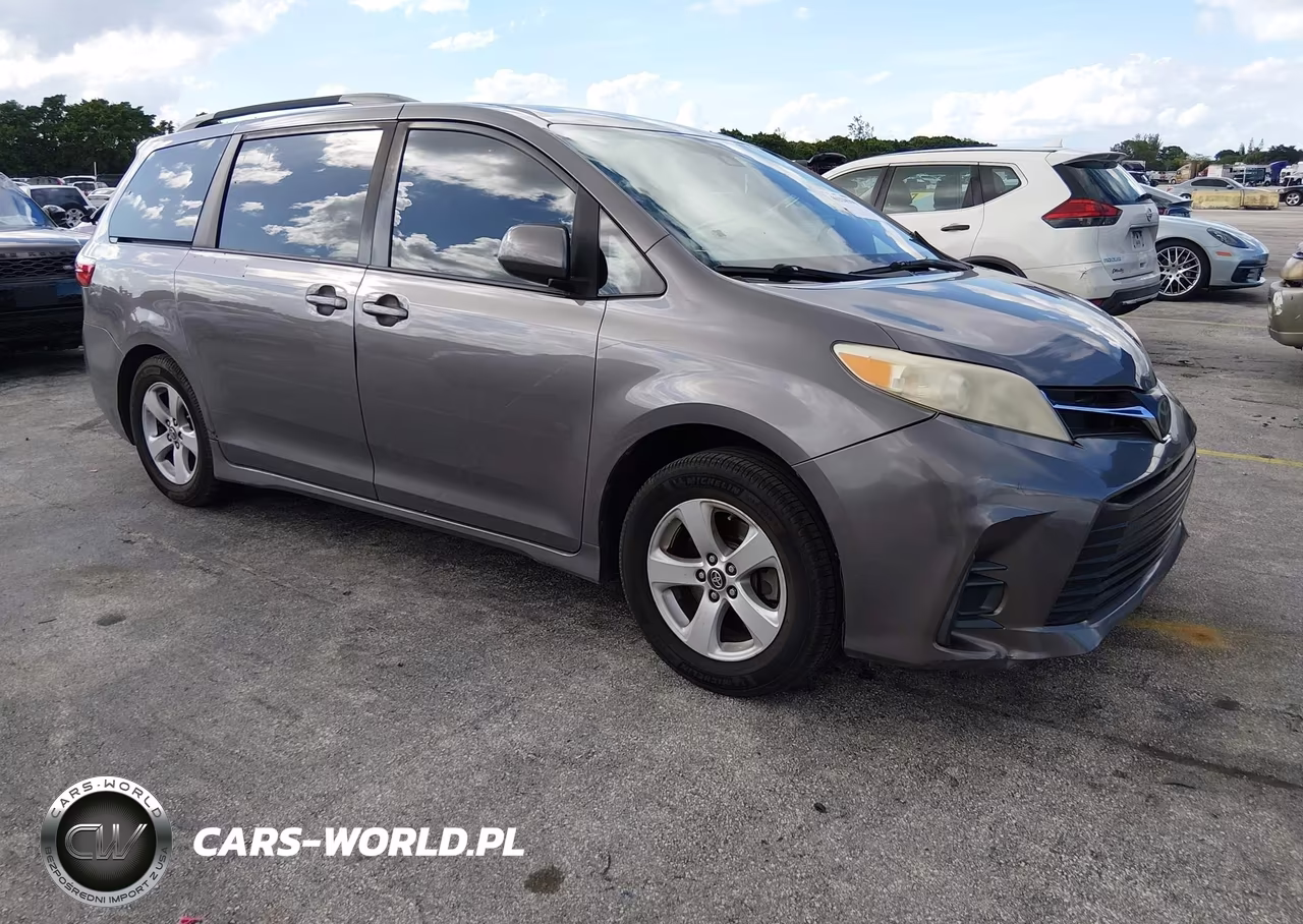 2019 Toyota Sienna Le 8 Passenger