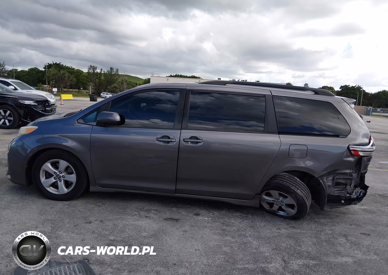 2019 Toyota Sienna Le 8 Passenger VIN:5TDKZ3DC3KS966265 - 14