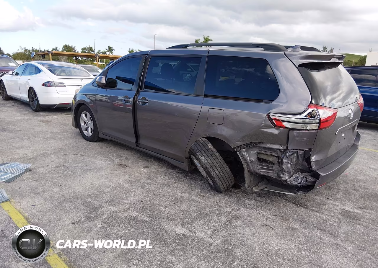 2019 Toyota Sienna Le 8 Passenger VIN:5TDKZ3DC3KS966265 - 3