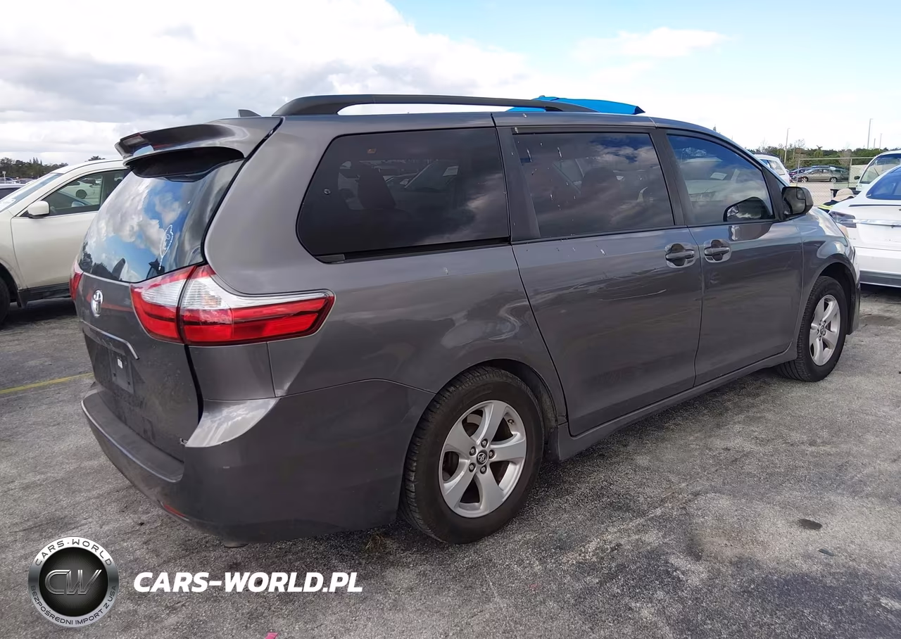 2019 Toyota Sienna Le 8 Passenger VIN:5TDKZ3DC3KS966265 - 4