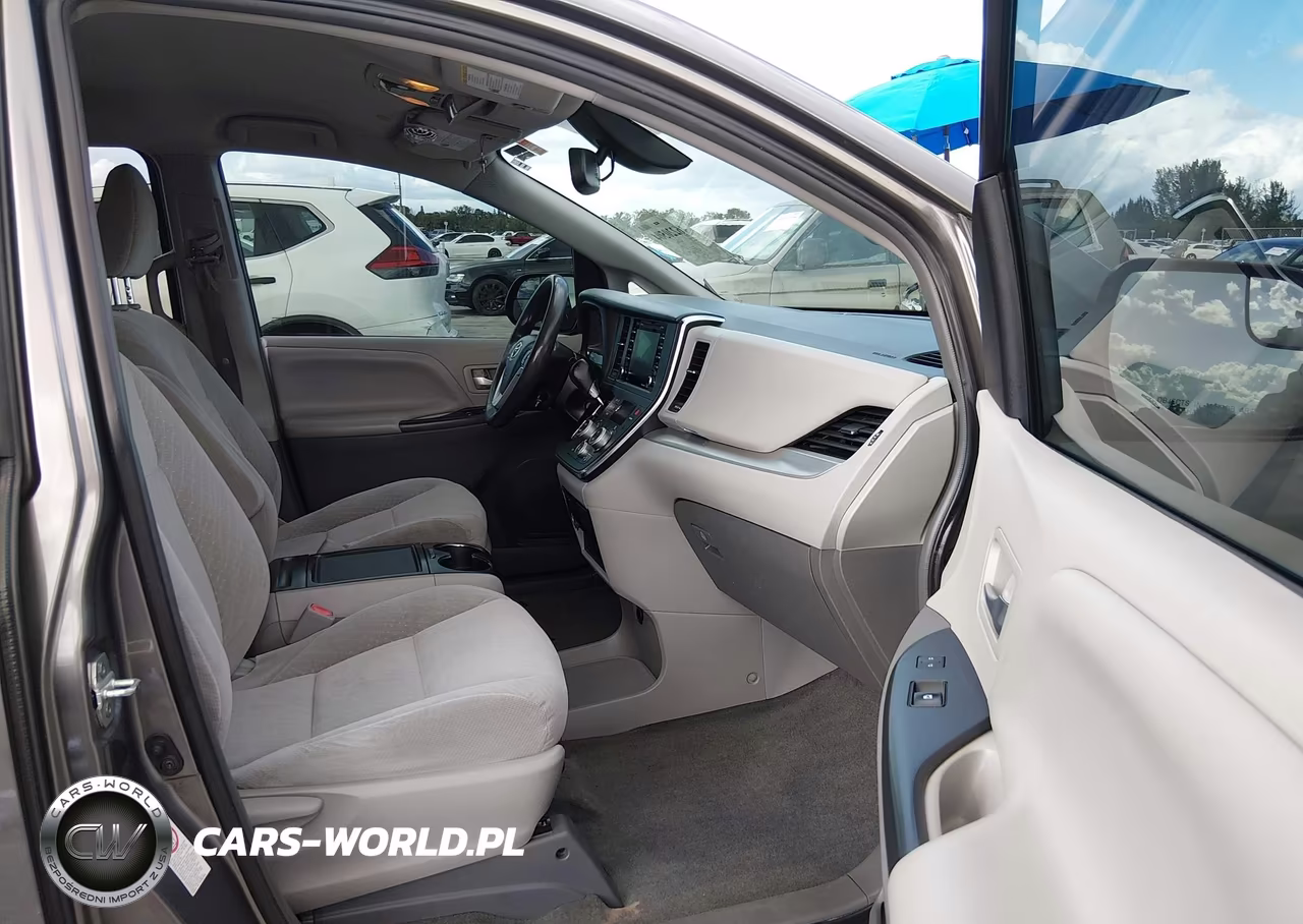 2019 Toyota Sienna Le 8 Passenger VIN:5TDKZ3DC3KS966265 - 5