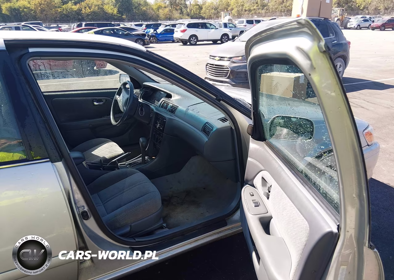 2001 Toyota Camry Le VIN:4T1BG22K21U027155 - 5