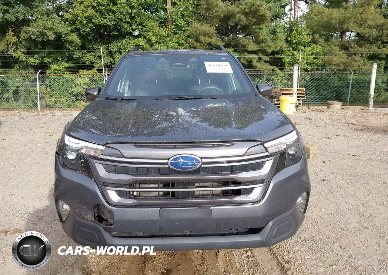2025 Subaru Forester Premium VIN:JF2SLDDC8SH557708 - 12