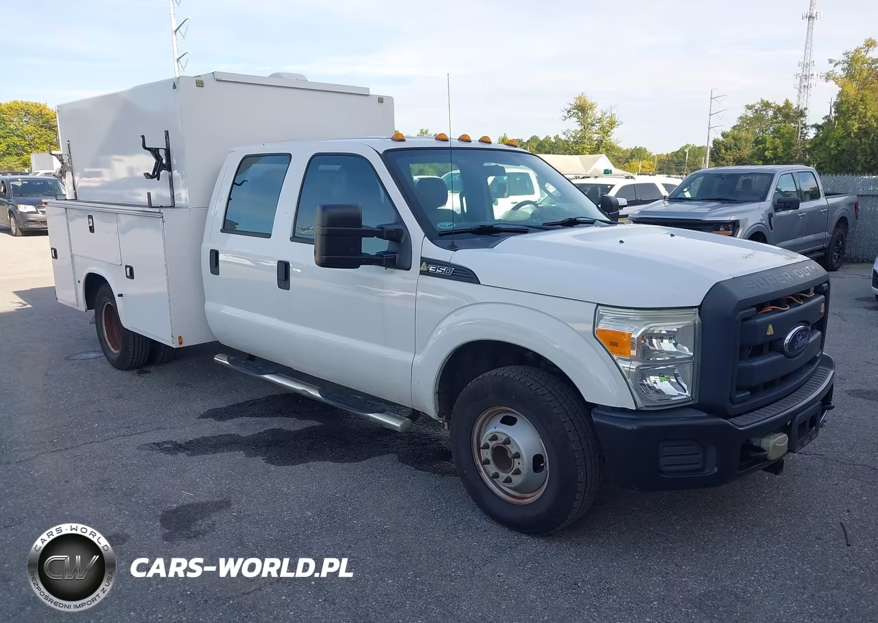 2015 Ford F-350 Chassis Xl