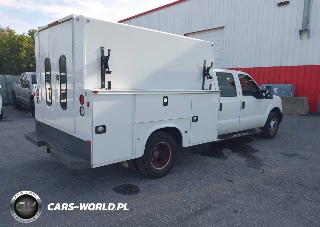 2015 Ford F-350 Chassis Xl VIN:1FD8W3G66FEB83313 - 4