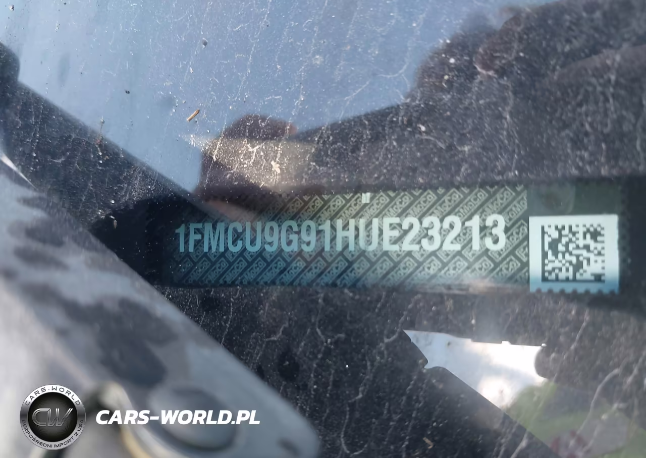 2017 Ford Escape Se VIN:1FMCU9G91HUE23213 - 9