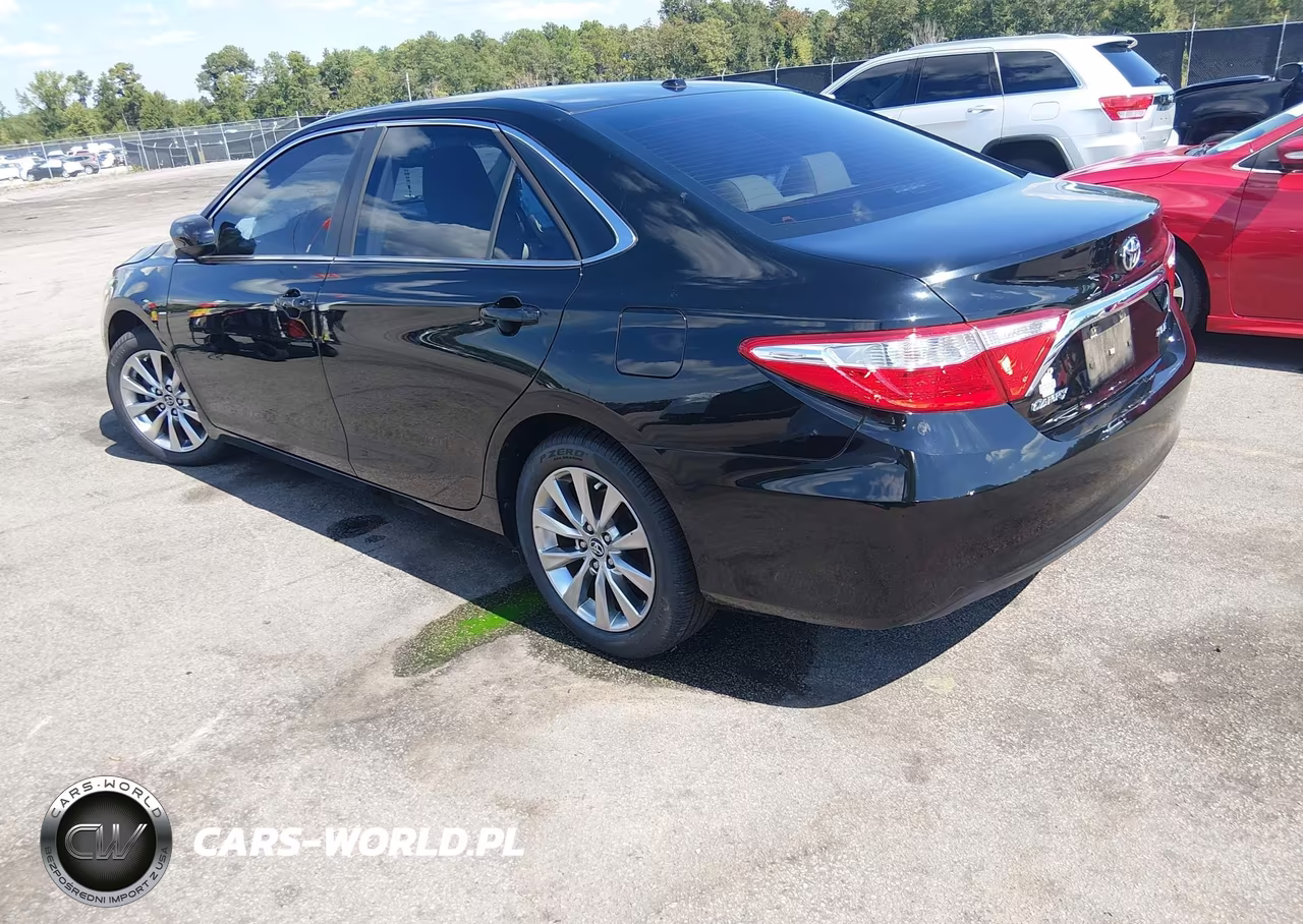 2015 Toyota Camry Xle VIN:4T4BF1FK0FR480503 - 3