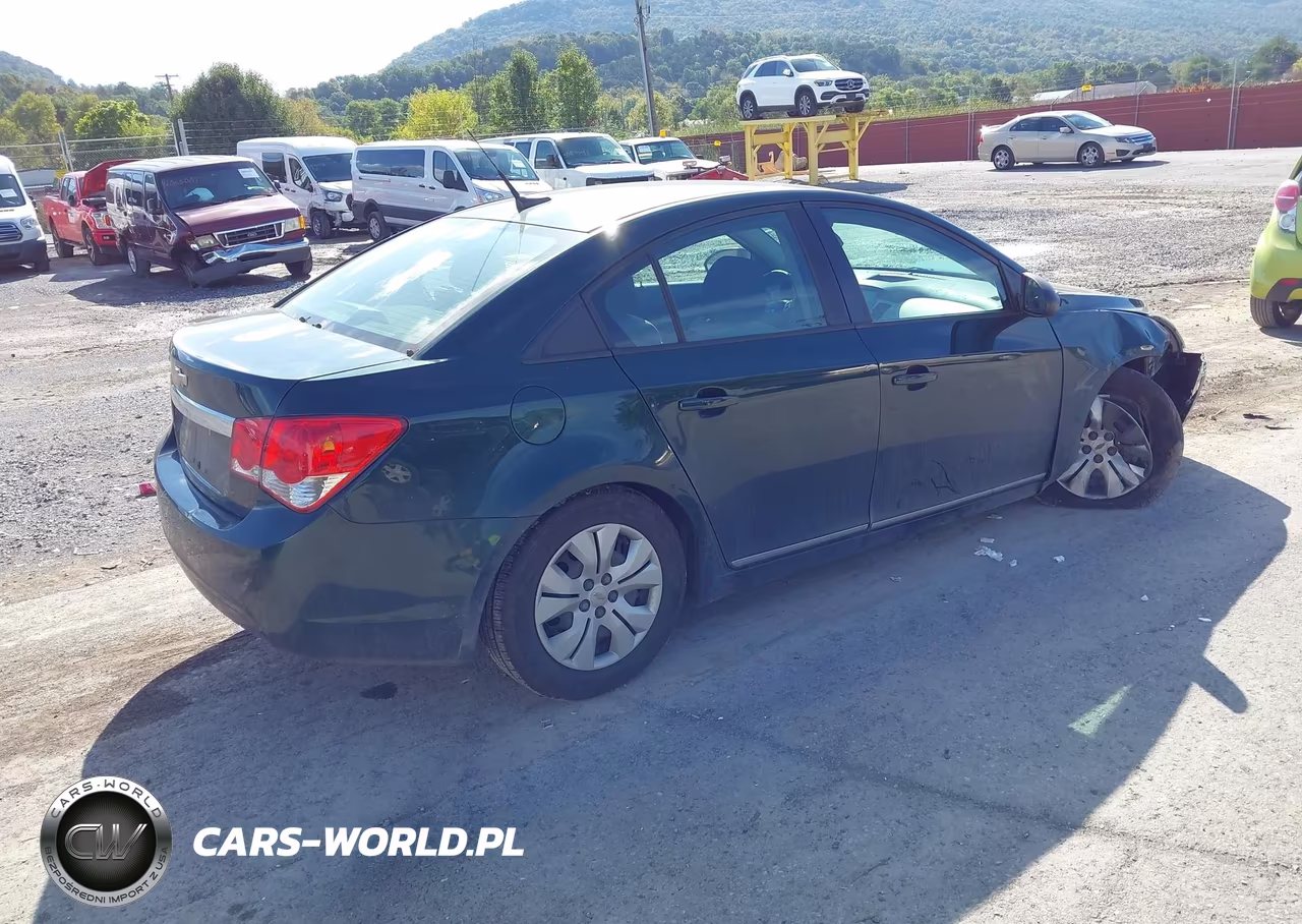 2014 Chevrolet Cruze Ls VIN:1G1PB5SG8E7220588 - 4