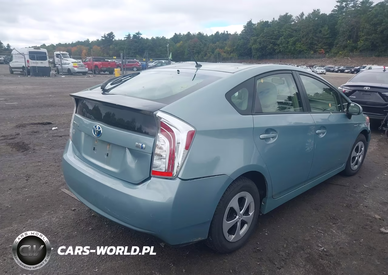 2013 Toyota Prius Two VIN:JTDKN3DU3D1637991 - 6