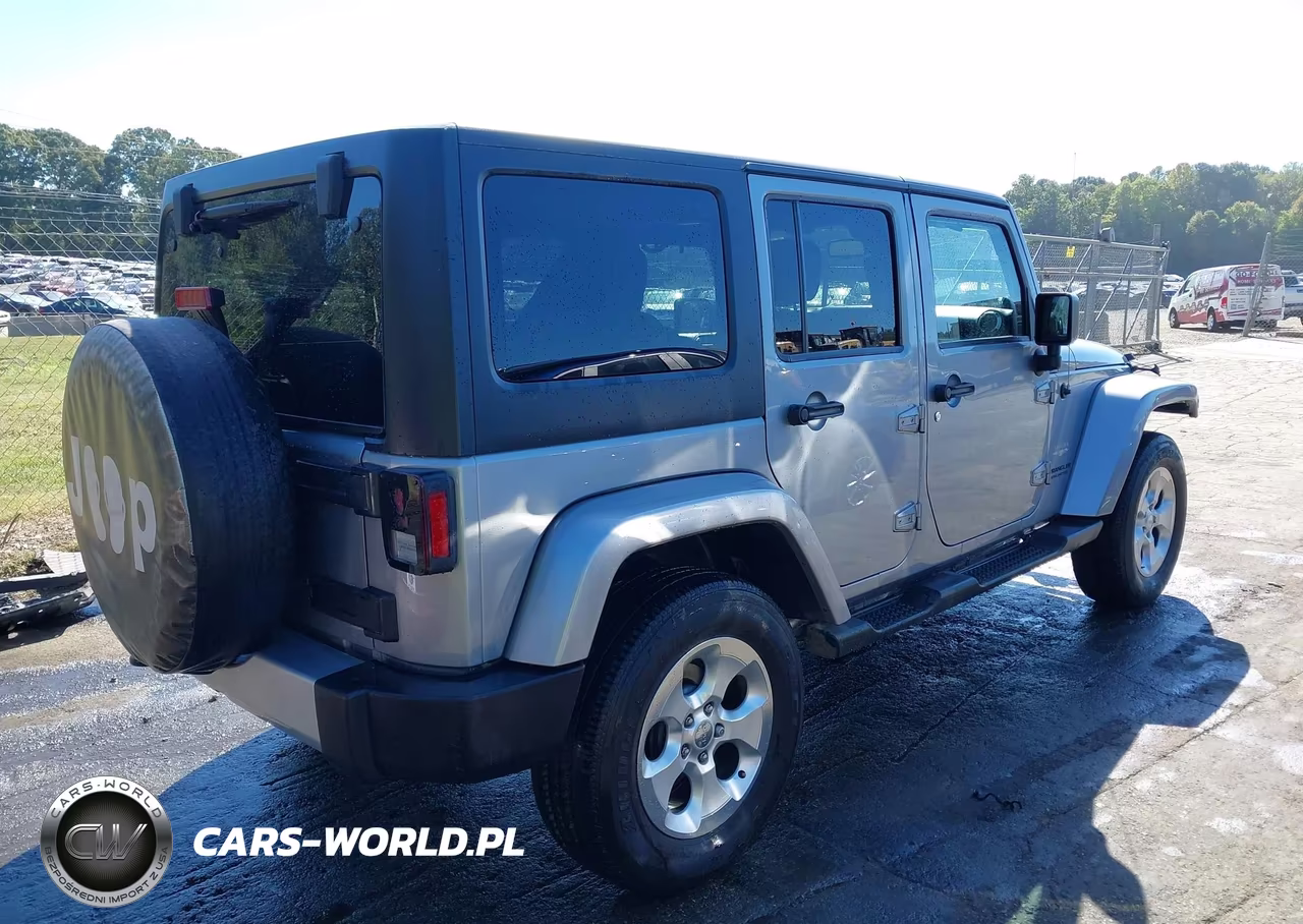 2014 Jeep Wrangler Unlimited Sahara VIN:1C4BJWEG3EL243399 - 4