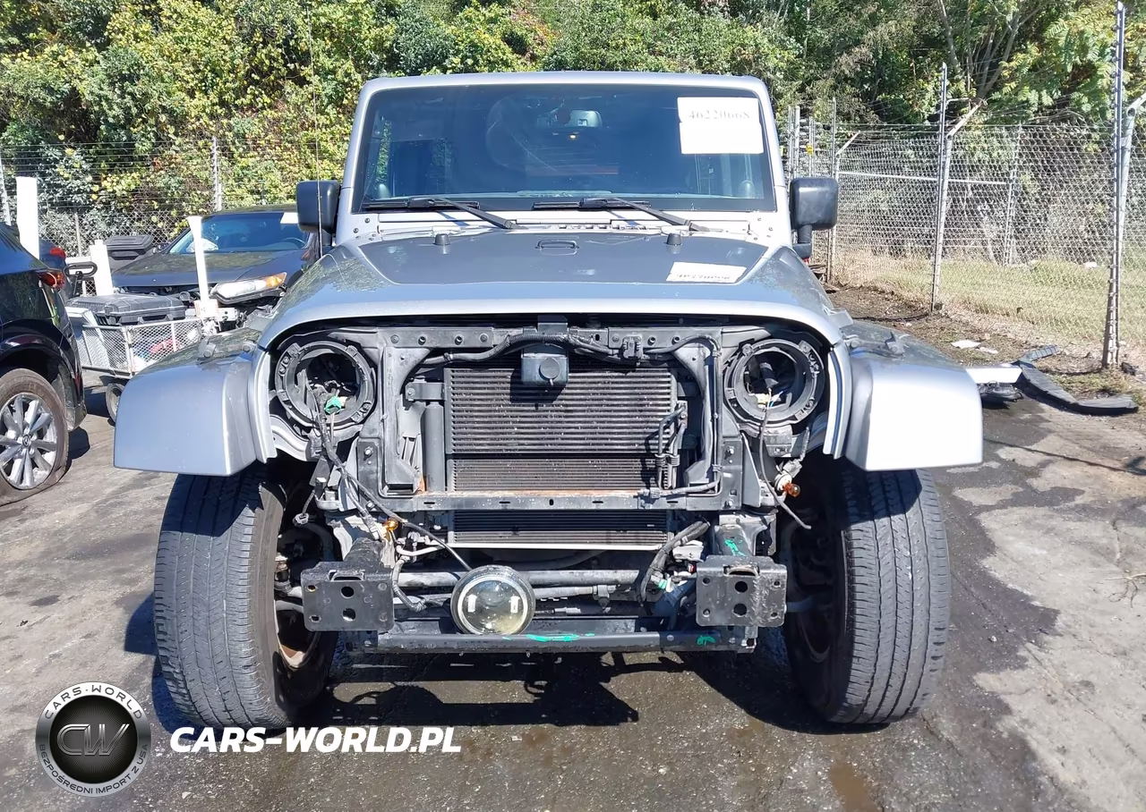2014 Jeep Wrangler Unlimited Sahara VIN:1C4BJWEG3EL243399 - 6