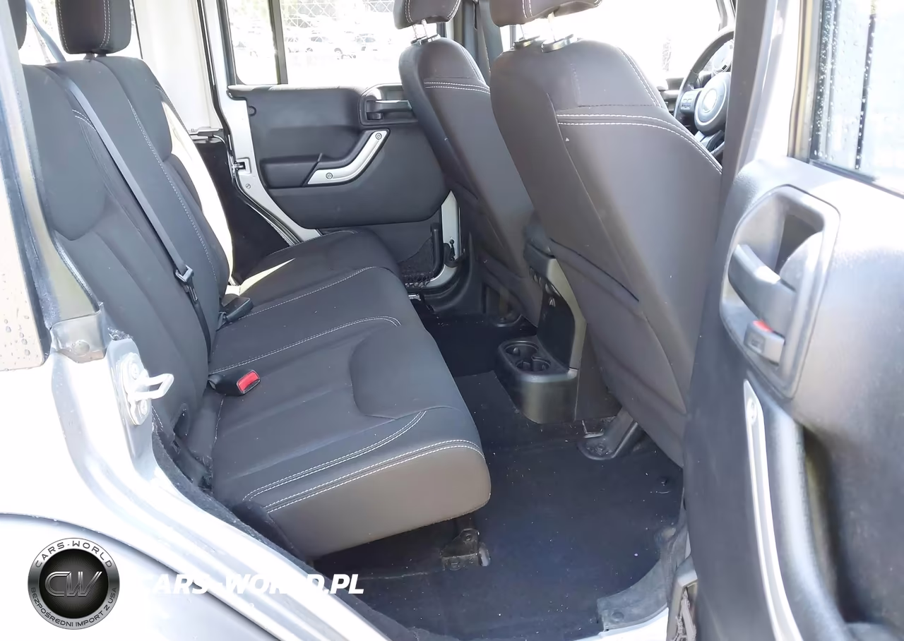 2014 Jeep Wrangler Unlimited Sahara VIN:1C4BJWEG3EL243399 - 8