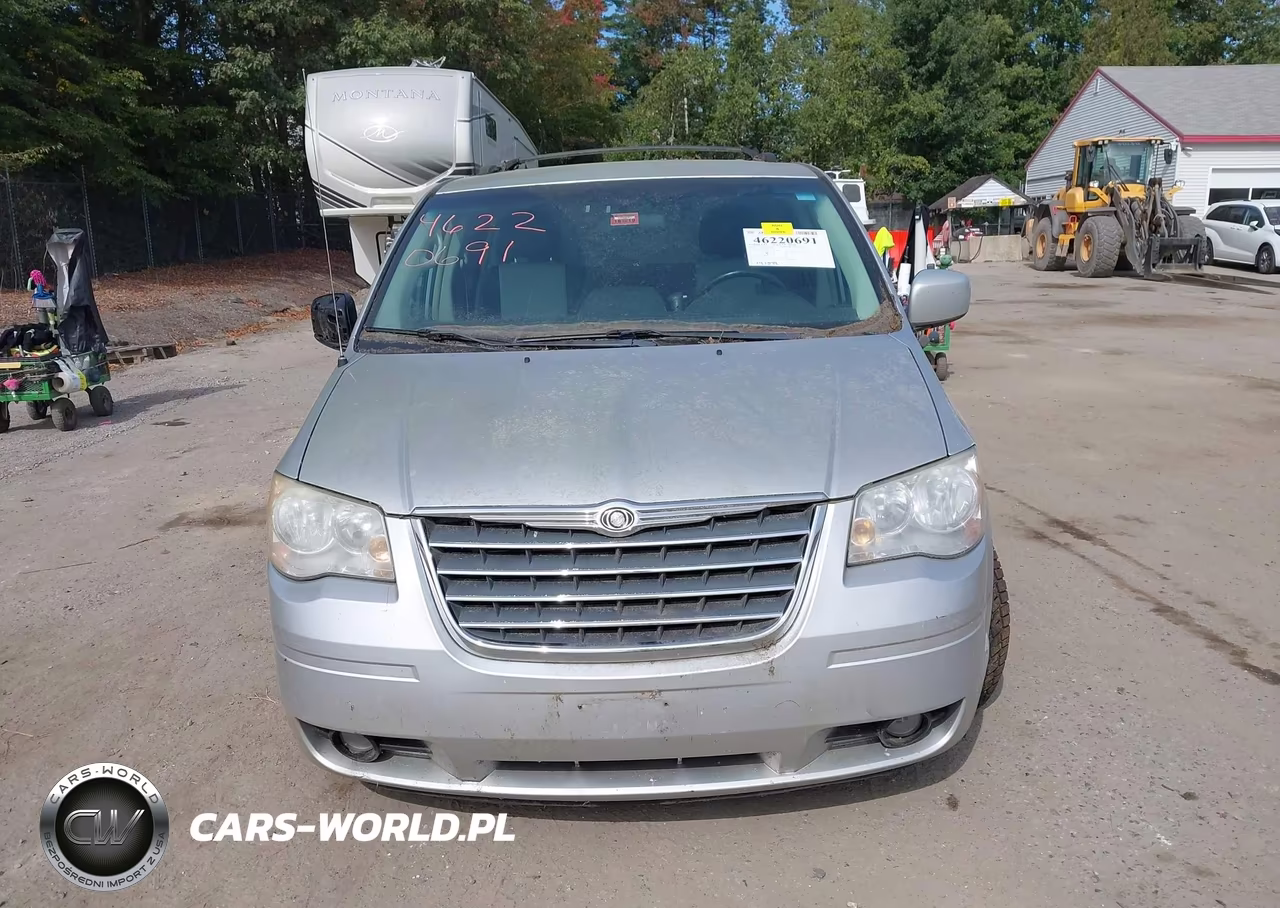 2010 Chrysler Town & Country Touring Plus VIN:2A4RR8DXXAR375124 - 13