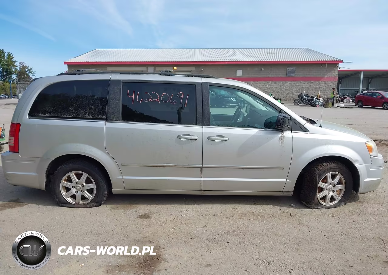2010 Chrysler Town & Country Touring Plus VIN:2A4RR8DXXAR375124 - 14