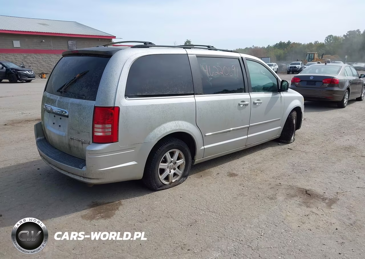 2010 Chrysler Town & Country Touring Plus VIN:2A4RR8DXXAR375124 - 4