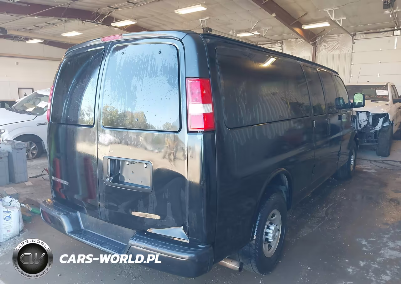 2019 Chevrolet Express 3500 Ls VIN:1GAZGNFG5K1352792 - 4