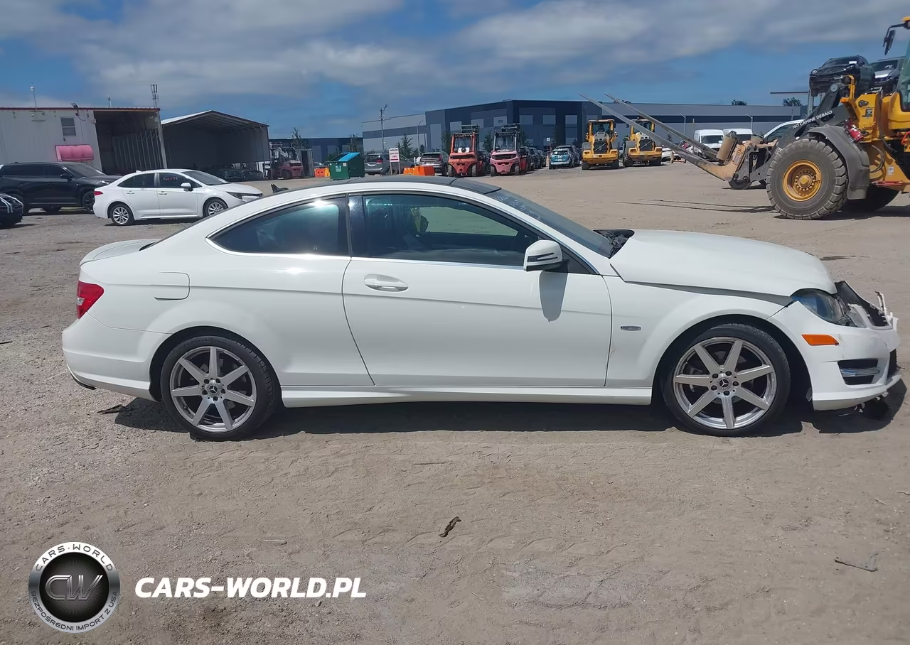 2012 Mercedes-Benz C 250 VIN:WDDGJ4HB7CF819443 - 14