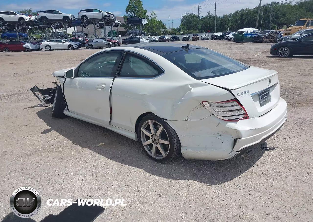 2012 Mercedes-Benz C 250 VIN:WDDGJ4HB7CF819443 - 3