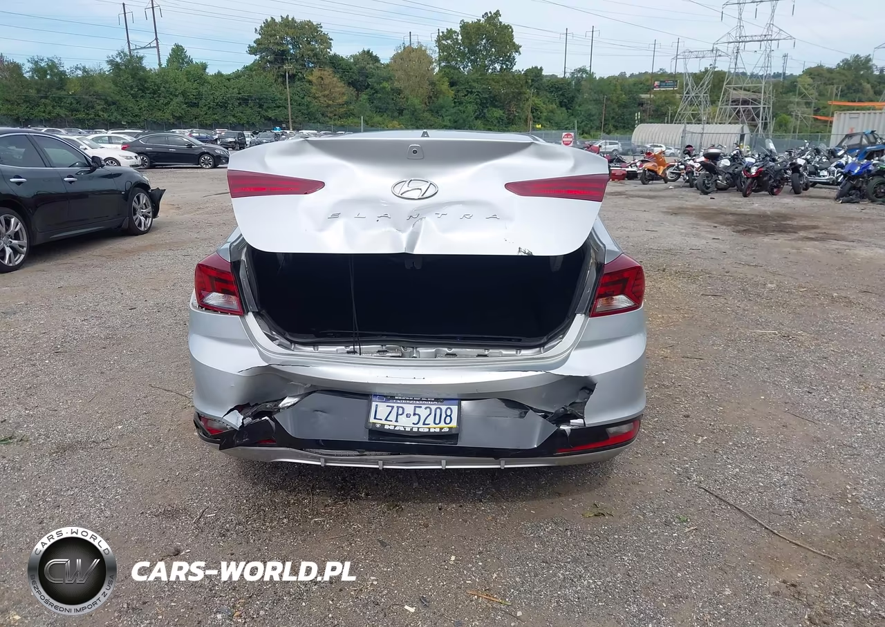 2019 Hyundai Elantra Value Edition VIN:KMHD84LF7KU833478 - 17