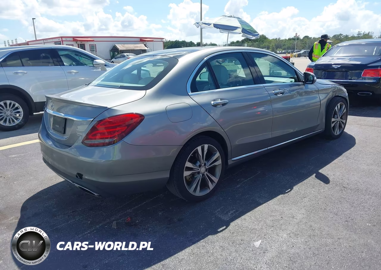 2015 Mercedes-Benz C-Class C 300 VIN:55SWF4JB8FU059418 - 4