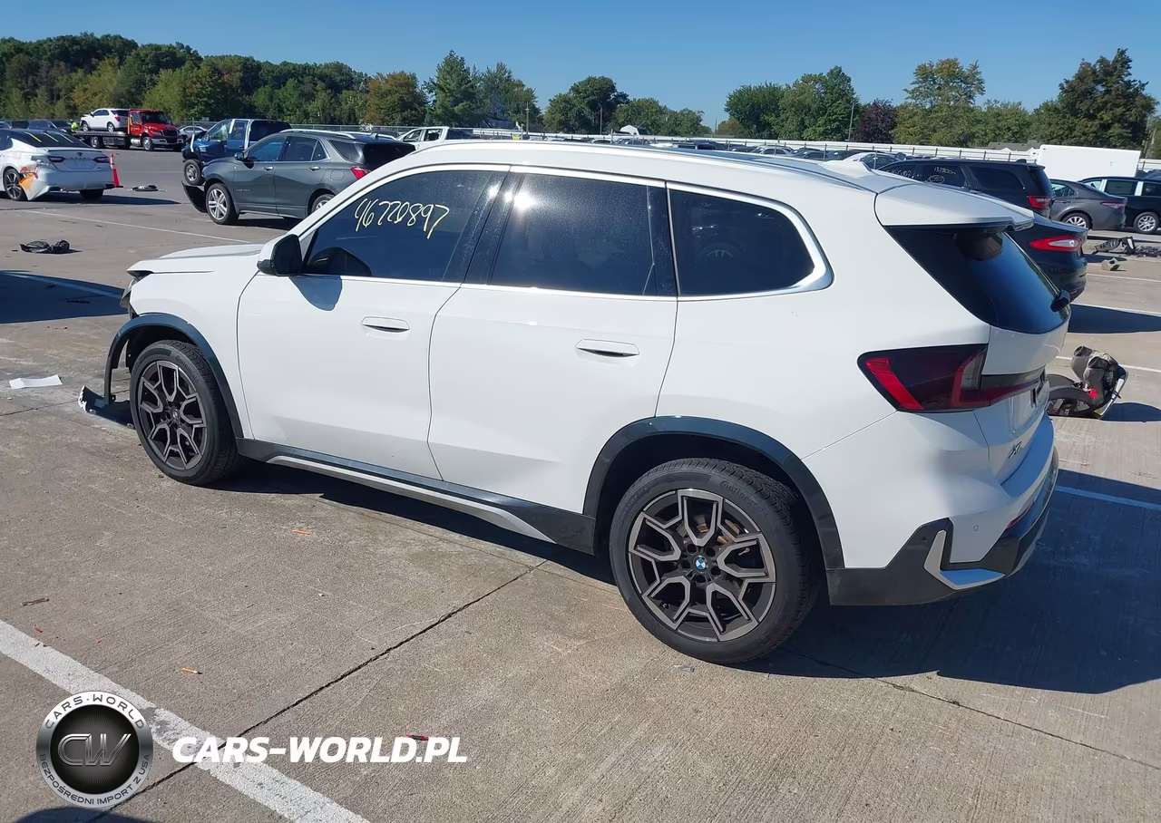 2025 BMW X1 xDrive28I VIN:WBX73EF04S5138675 - 3