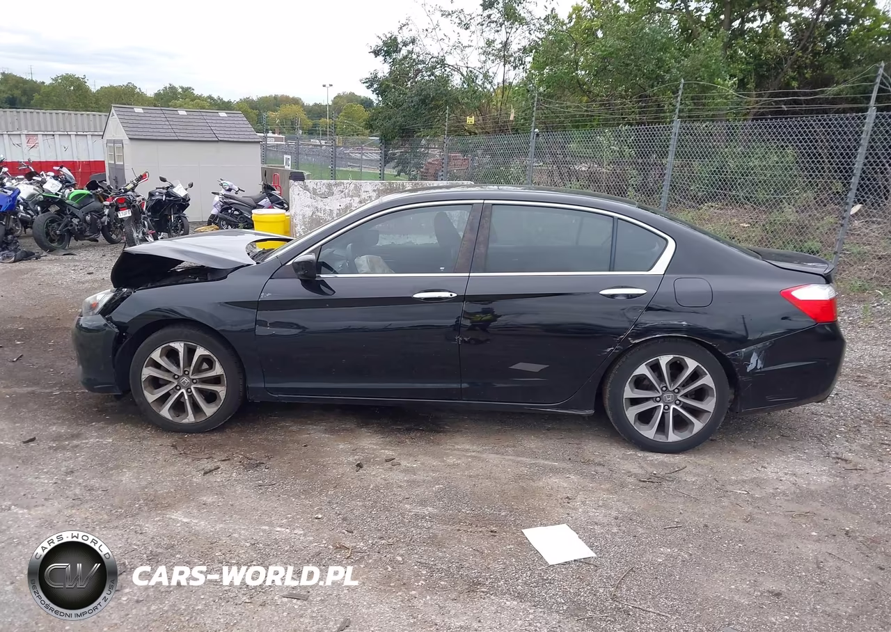 2015 Honda Accord Sport VIN:1HGCR2F50FA106390 - 13