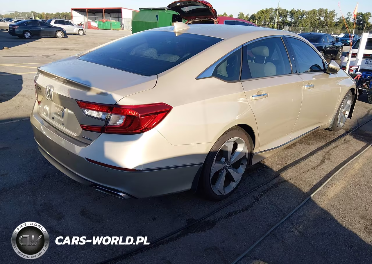 2018 Honda Accord Touring VIN:1HGCV1F98JA188595 - 4