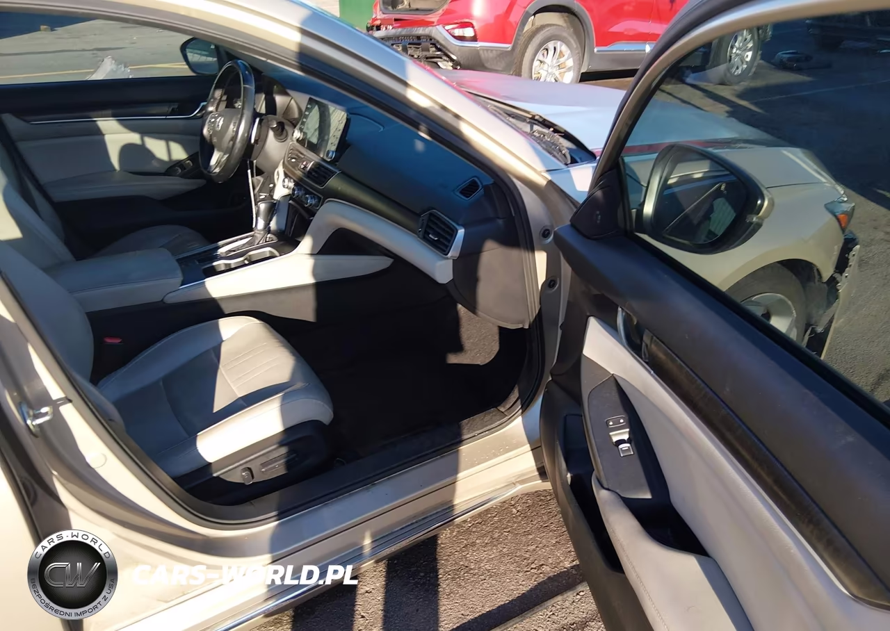 2018 Honda Accord Touring VIN:1HGCV1F98JA188595 - 5