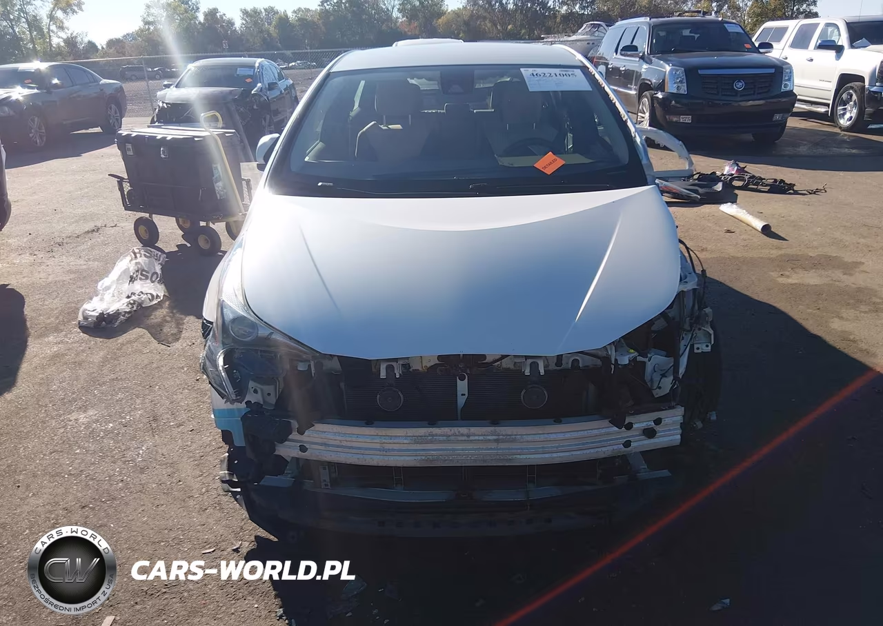 2018 Toyota Prius Two VIN:JTDKBRFU8J3076129 - 13