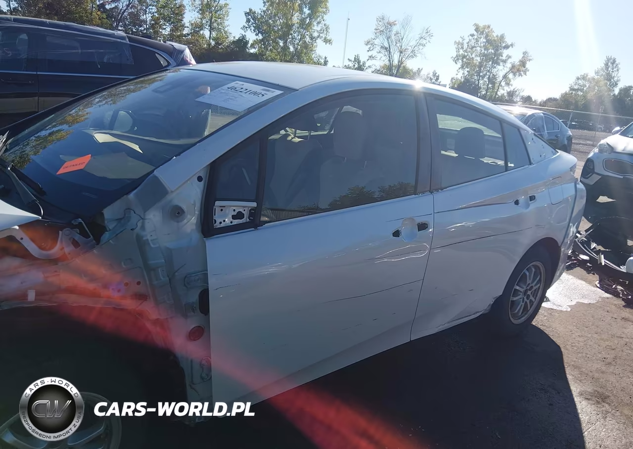 2018 Toyota Prius Two VIN:JTDKBRFU8J3076129 - 15
