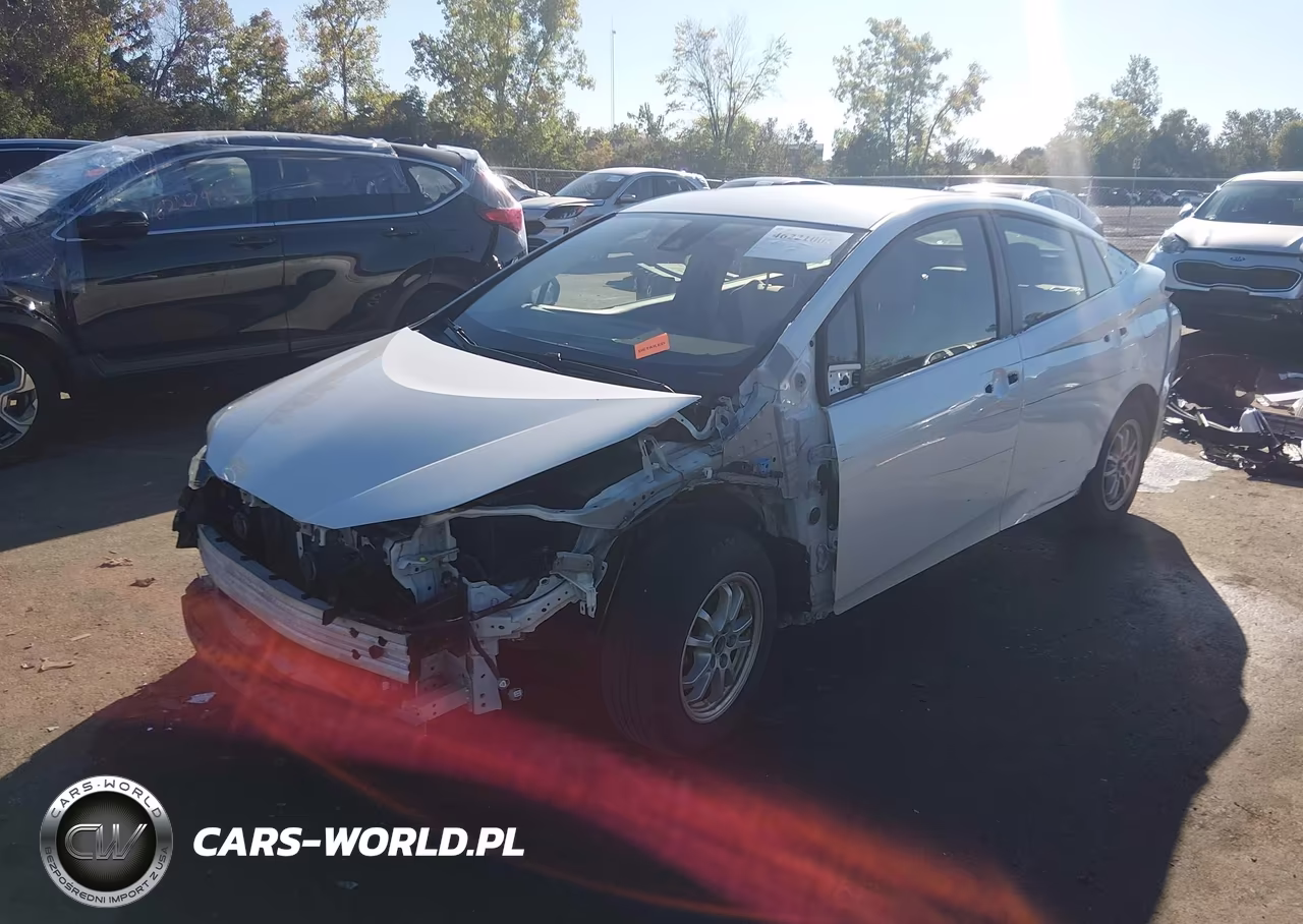 2018 Toyota Prius Two VIN:JTDKBRFU8J3076129 - 2