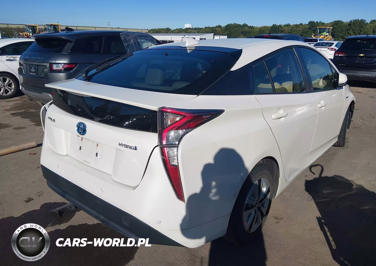 2018 Toyota Prius Two VIN:JTDKBRFU8J3076129 - 4